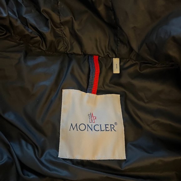 Moncler Women's Lightweight Down Jacket - Picture 4 of 9